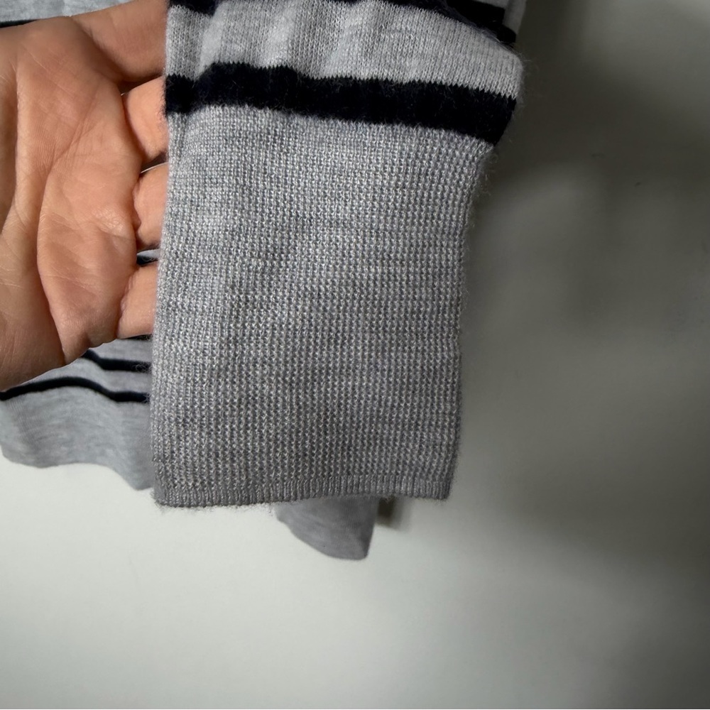 J. Crew 100% Italian Cashmere Turtleneck Sweater Gray Navy Striped Size Small *W - Picture 4 of 10